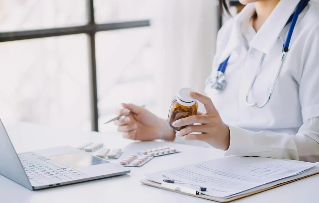 Can Online doctors prescribe antibiotics?
